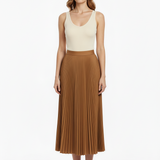 Pleated skirt in brown