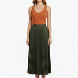 Pleated skirt in olive